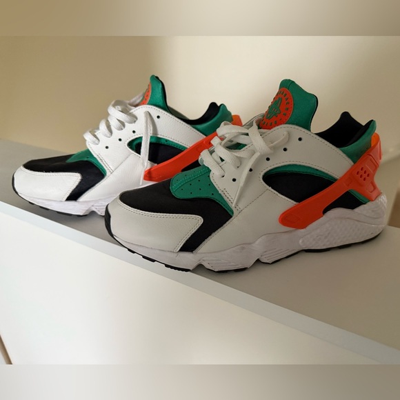 Like New Nike Huarache 'Miami Hurricanes' w/Box!